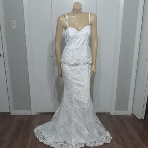 👰🏻‍♀️🕊⚜️Lulu's Lace Bridal Gown